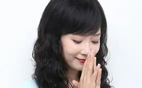 假发片如何分辨头发是真发还是纤维！